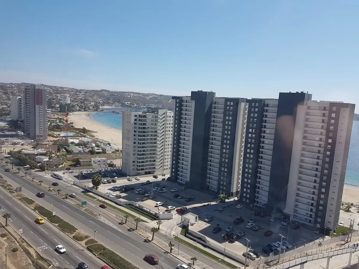 Playa frente al edificio